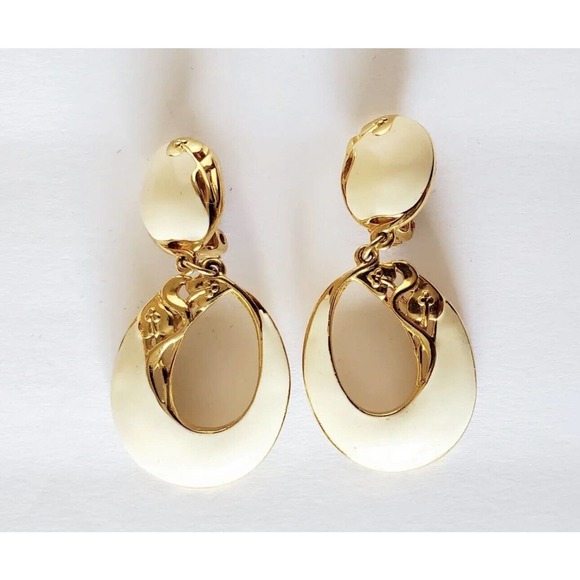 VINTAGE EDGAR BEREBI DANGLE EARRINGS ClIP GOLD TONE/ IVORY Excellent Condition - Picture 1 of 3